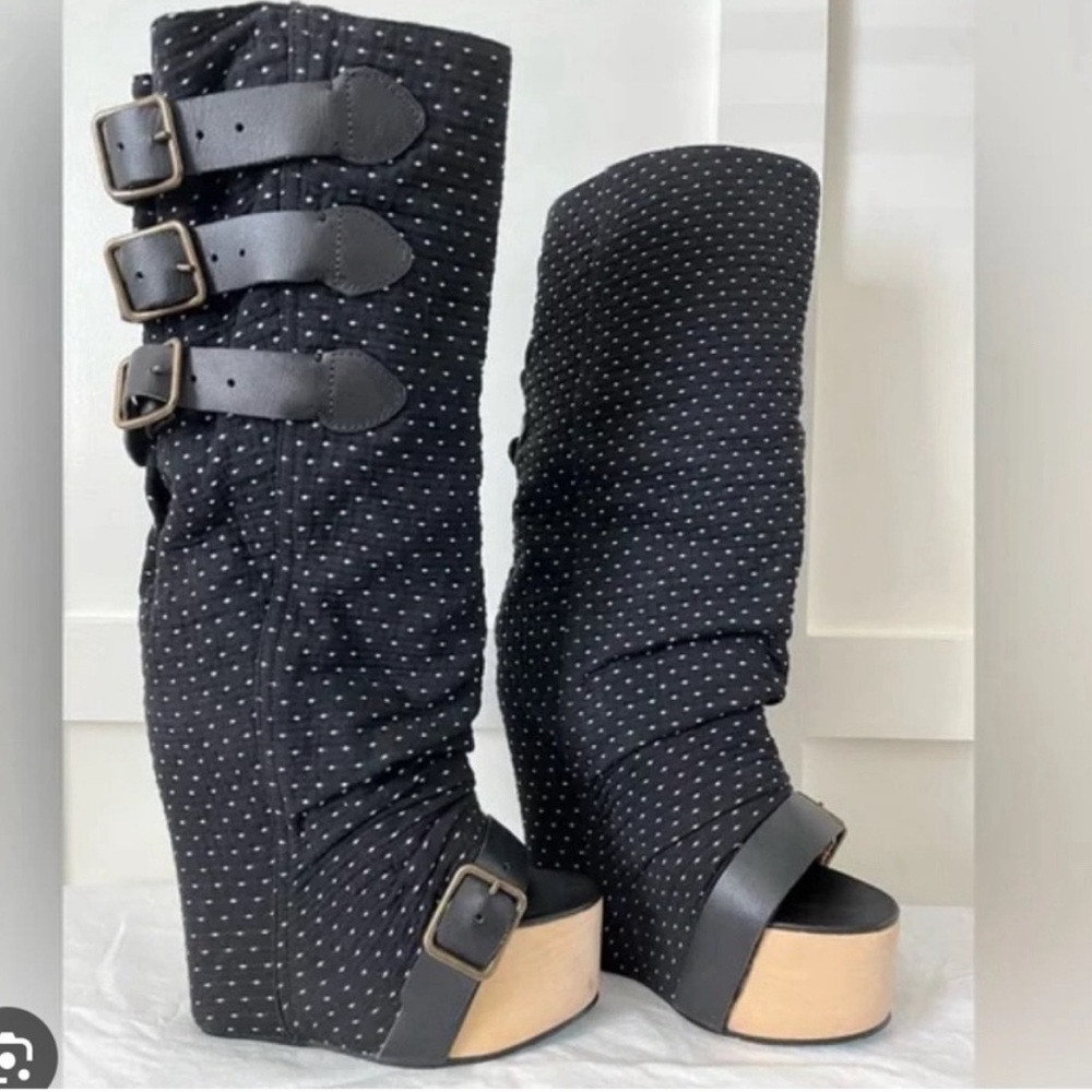 ISO polka dot mo money boots